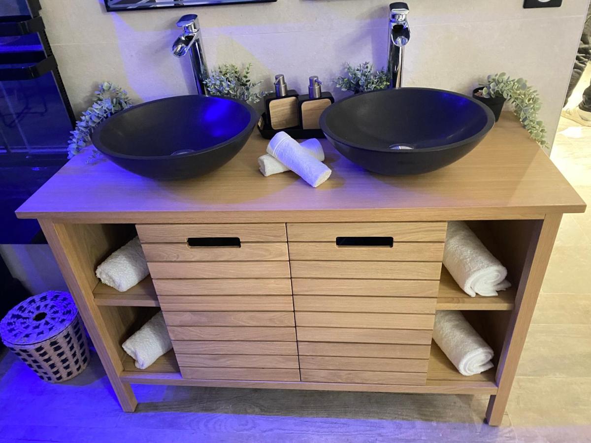 Bioty Chill & Spa Le Blanc-Mesnil Exteriér fotografie